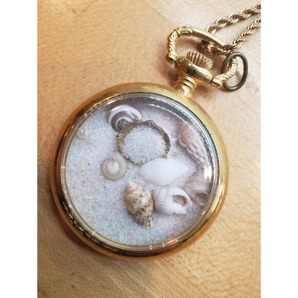 Vintage Gold Tone Pocket Watch Pendant Necklace Beach Sand Real Shells Ocean Art - Picture 11 of 16